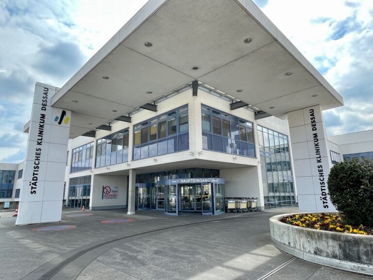 Städtisches Klinikum Dessau: Stabilisierung sichert Zukunft und Haushalt